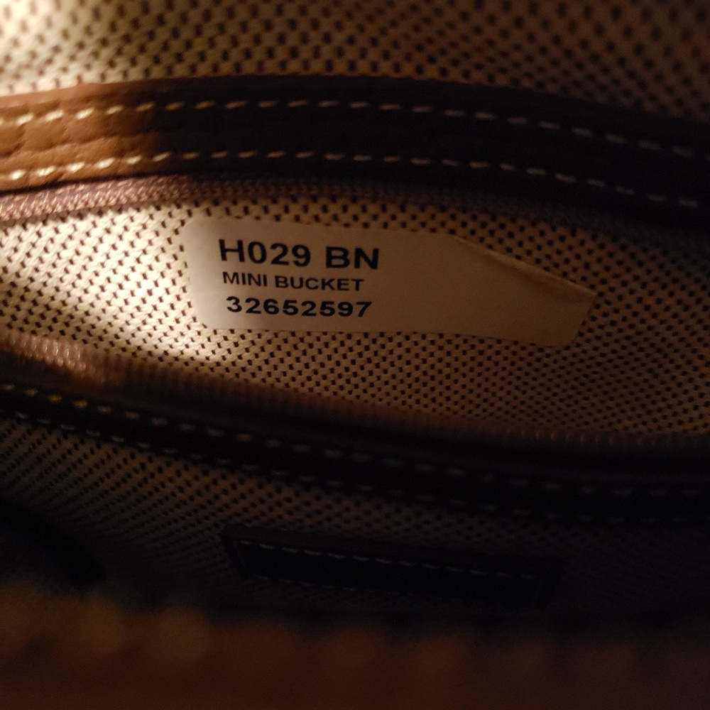 Dooney & Bourke - Picture 8 of 8